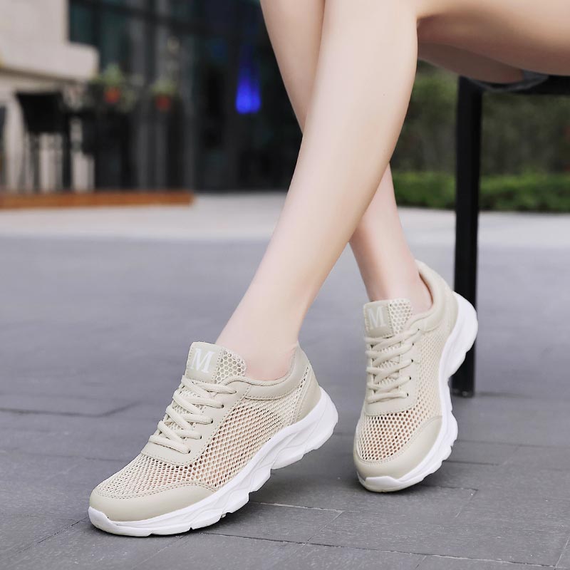 女性用通気性メッシュスニーカー,軽量ランニングシューズ,ベー - Japanese Lifestyle Items のレビューと価格