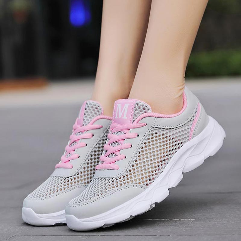 女性用通気性メッシュスニーカー,軽量ランニングシューズ,ベー - Japanese Lifestyle Items のレビューと価格